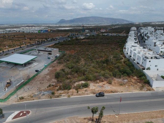 terreno-dominio-cumbres-frente